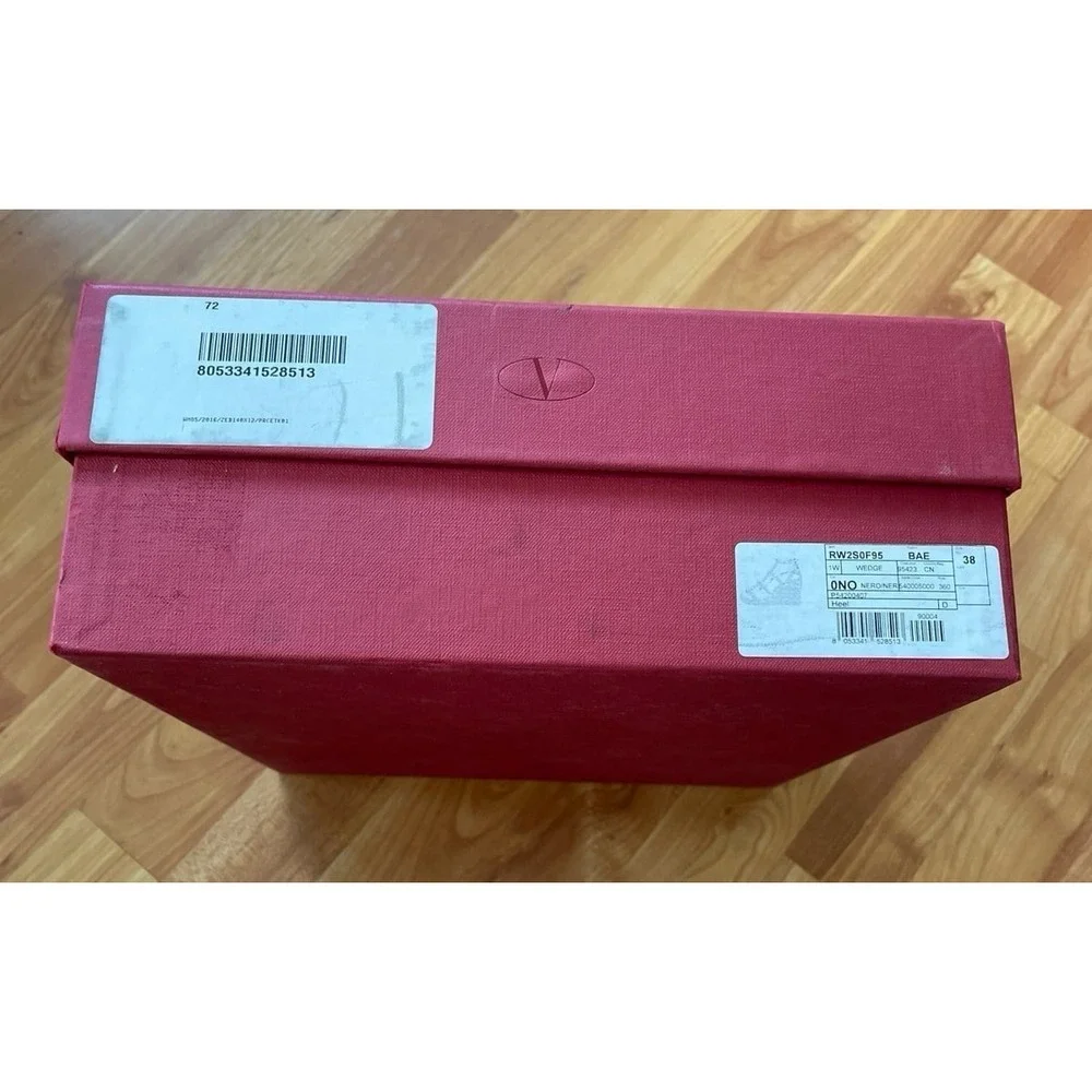 Valentino‎ Garavani empty shoe box
